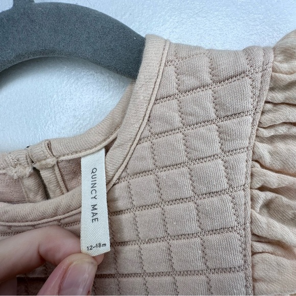 Quincy Mae Baby Girl Ruffle Quilted Romper Size 12–18M Blush Pink - Picture 3 of 4